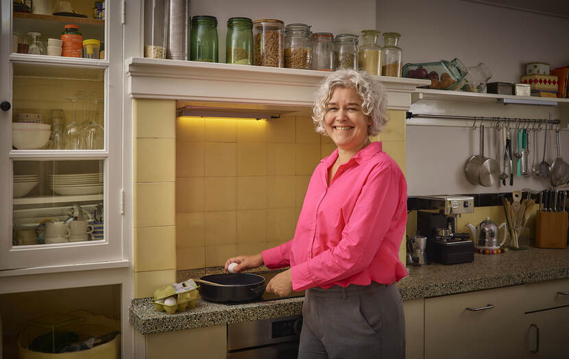 Consument Anita in haar keuken